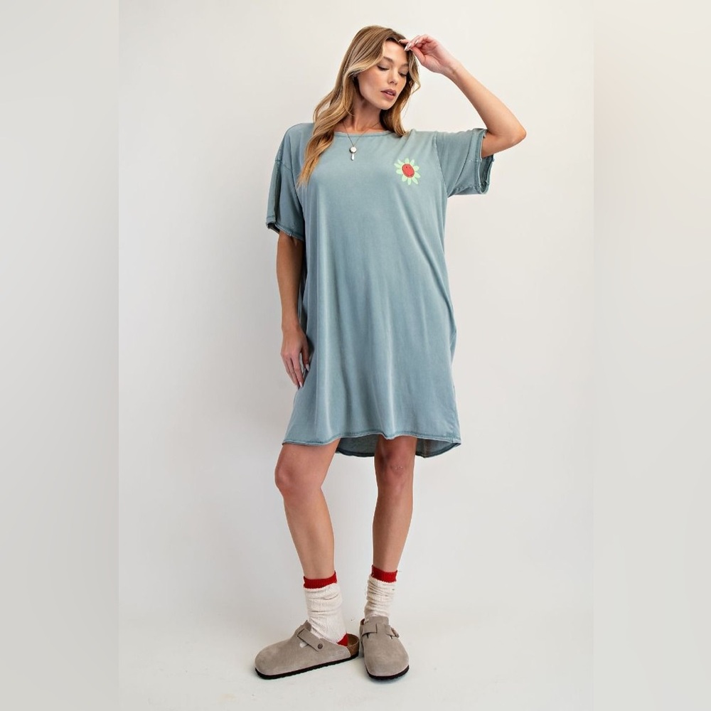 Easel Shirt Dress with daisy Flower print - Picture 3 of 4